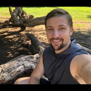 Meet your Posher, Connor